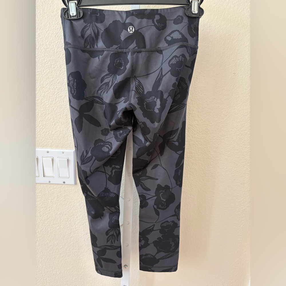 Lululemon Wunder Under Crop II *Full-On Luxtreme - Size 2 - Picture 9 of 10
